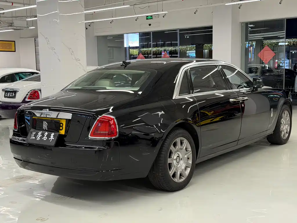 Rolls-Royce Ghost 2015 — фото 20