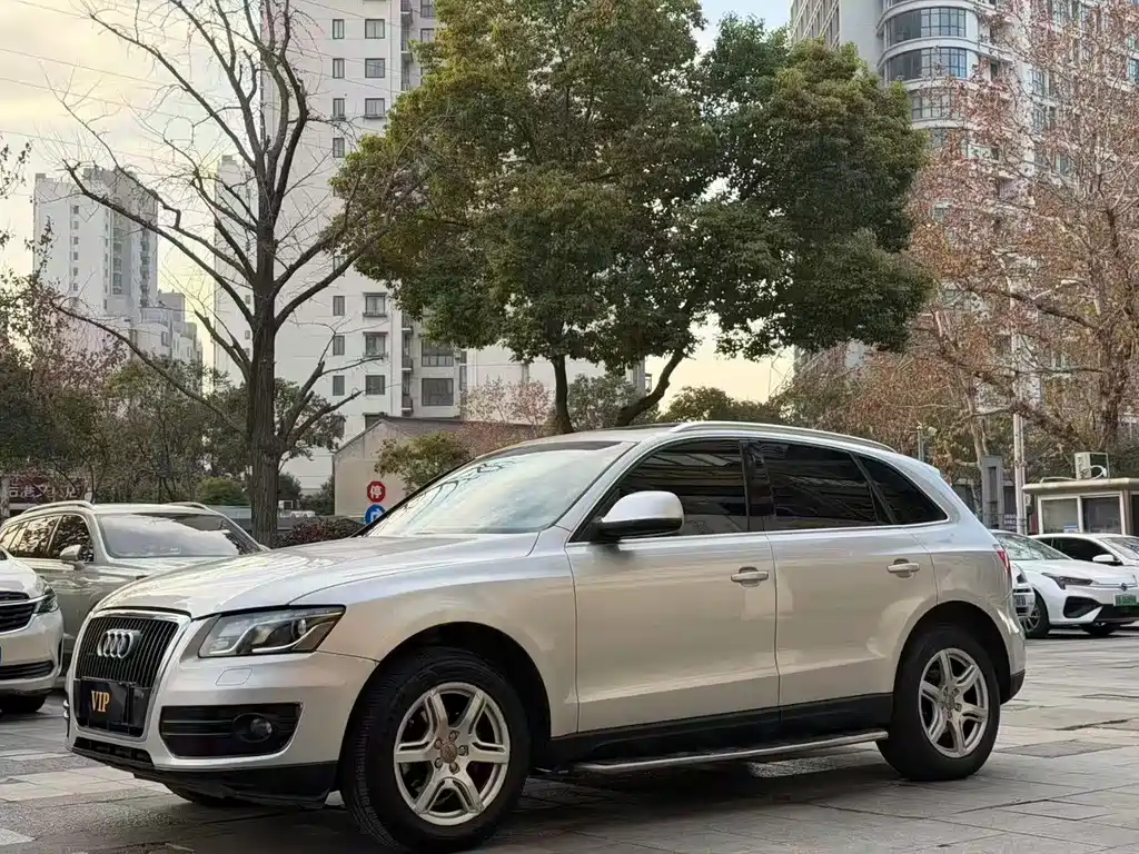 Audi Q5 2010 — фото 2