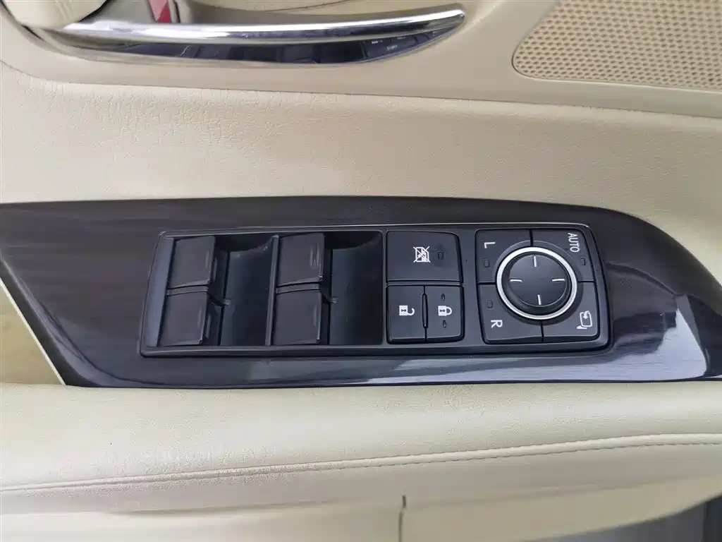 Lexus RX Classic 2010 — фото 9