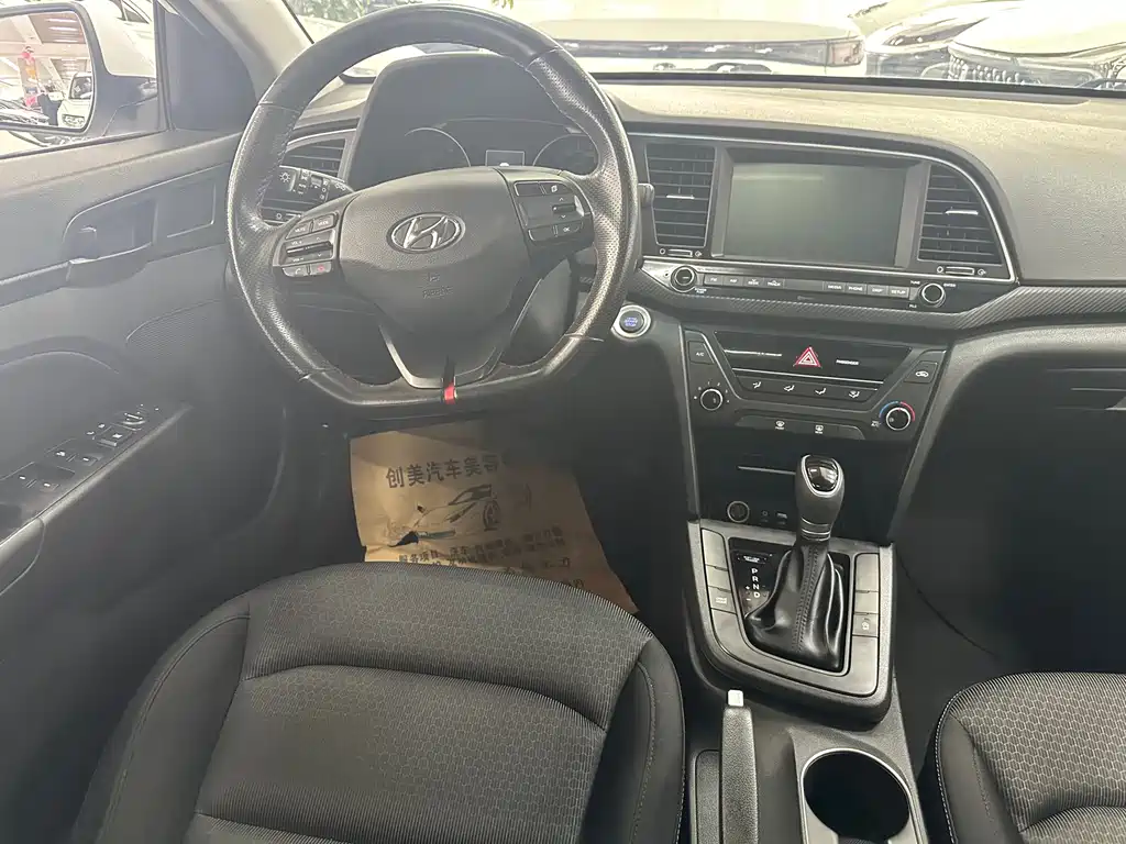 Hyundai Elantra 2019 — фото 15