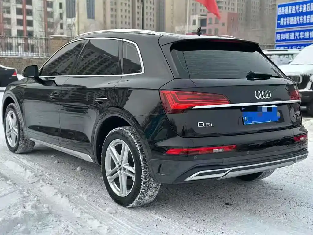 Audi Q5L 2023 — фото 7