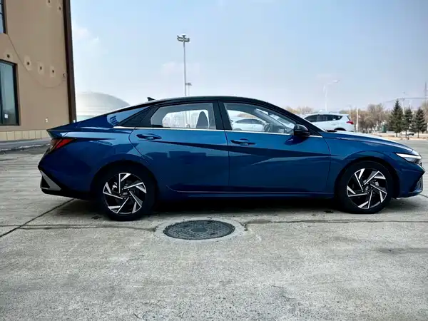 Hyundai Elantra 2023