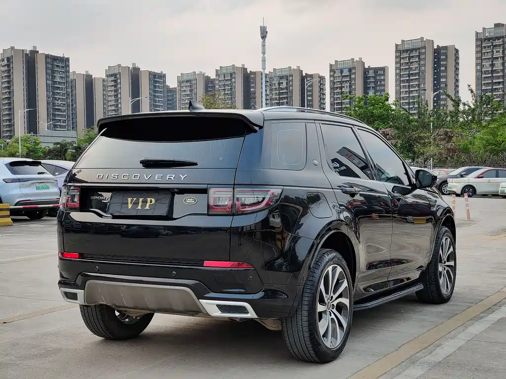 Land Rover Discovery Sport 2023 — фото 7