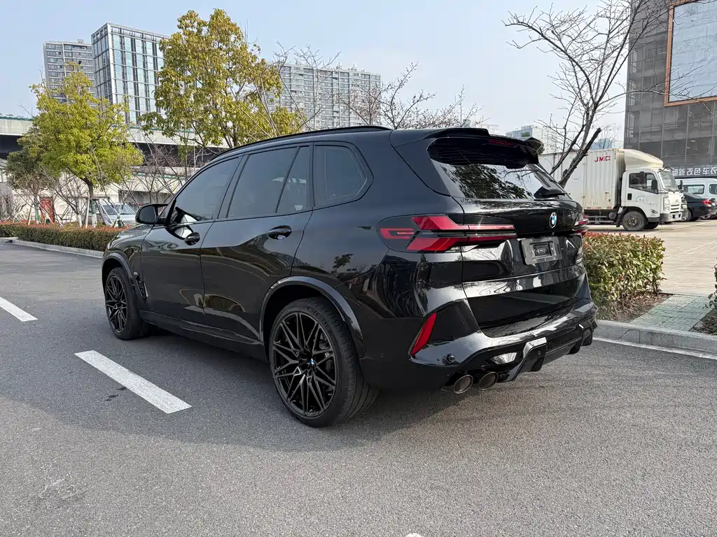 BMW X5 M 2025 — фото 18