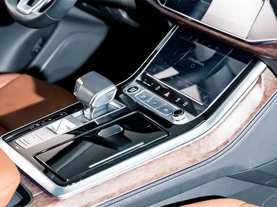 Audi Q7 2024 — фото 19