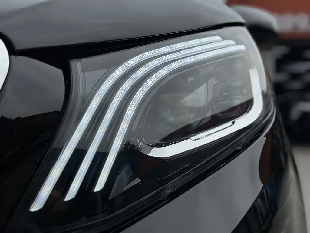 Mercedes-Benz Vito 2023 — фото 16