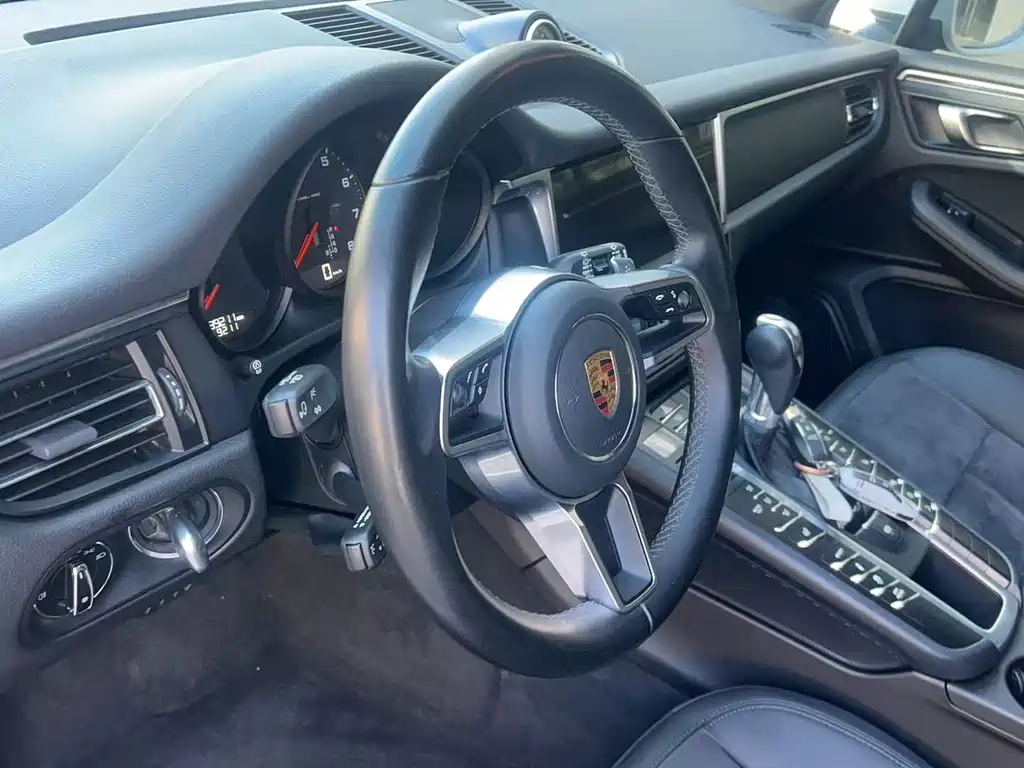 Porsche Macan 2021 — фото 11
