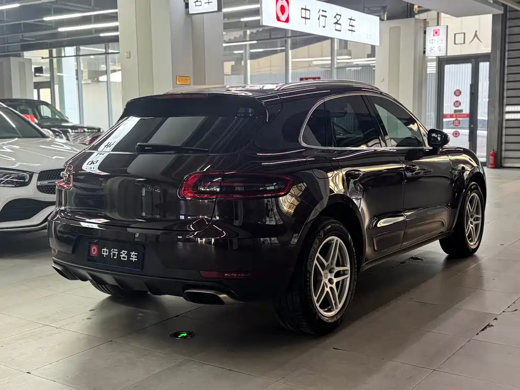 Porsche Macan 2018 — фото 18