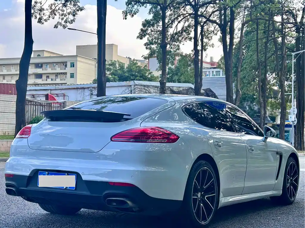 Porsche Panamera 2015 — фото 4