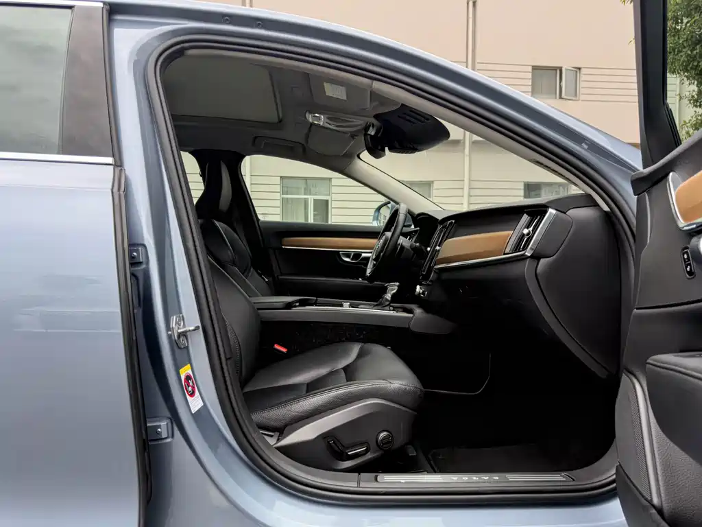 Volvo S90 2019 — фото 12