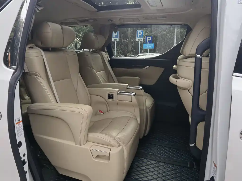 Toyota Alphard 2019 — фото 6