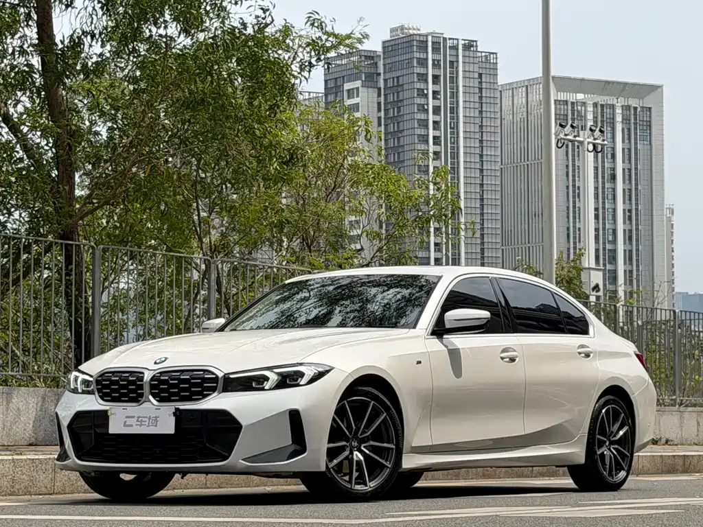BMW 3 Series 2023 — фото 1