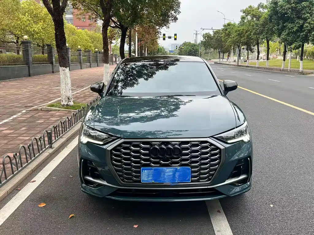 Audi Q3 Sportback 2023 — фото 2
