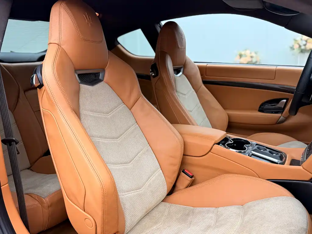 Maserati GranTurismo 2016 — фото 14