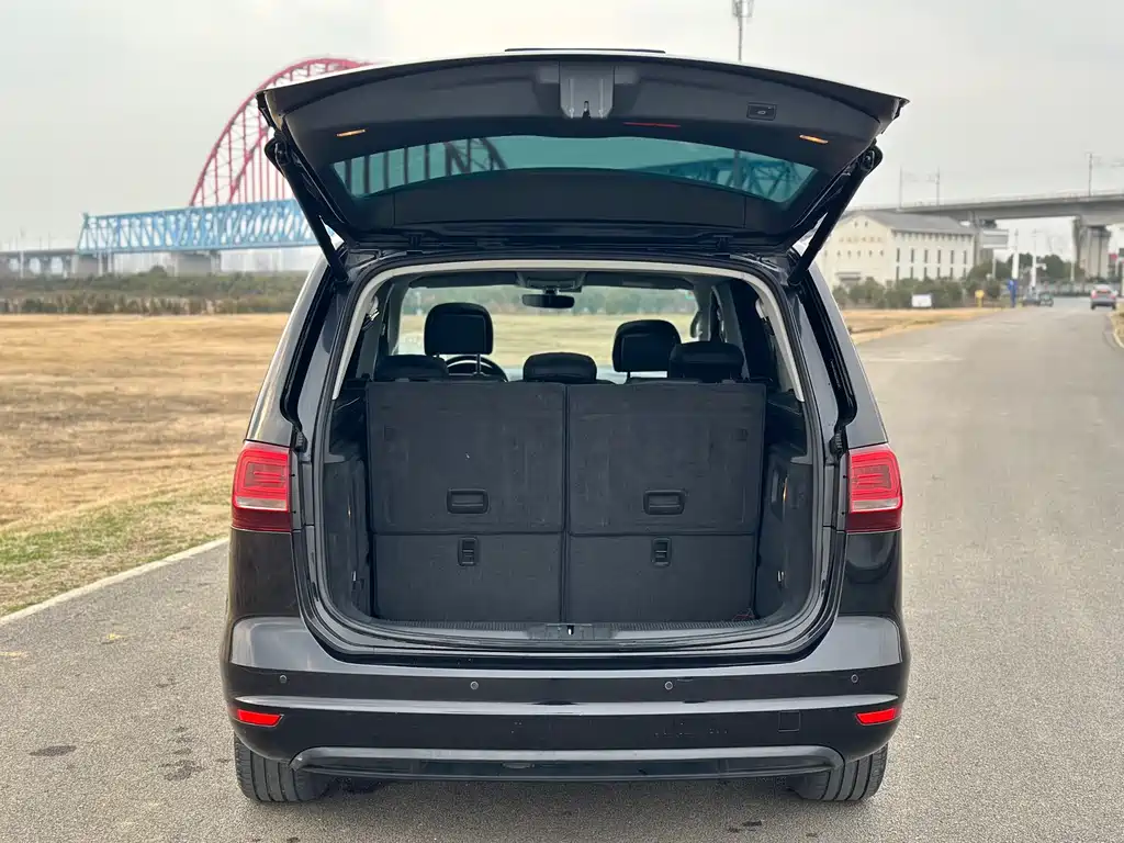 Volkswagen Sharan 2017 — фото 19