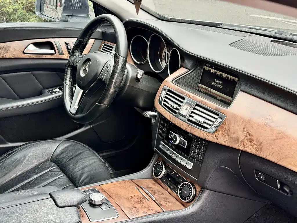 Mercedes-Benz CLS 2015 — фото 10