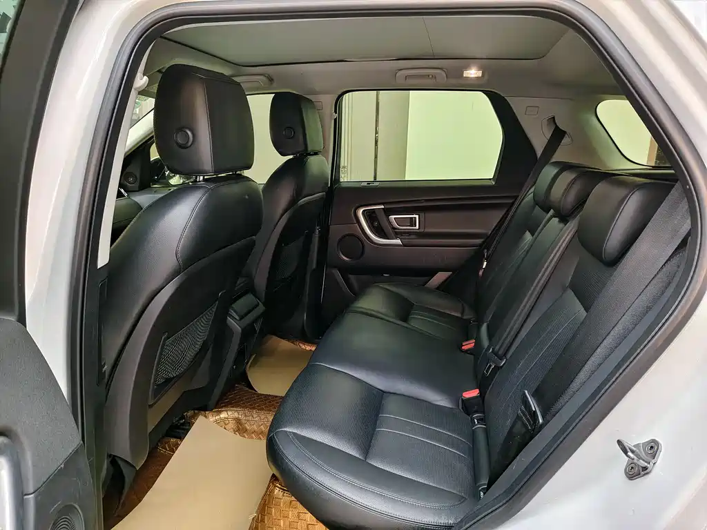 Land Rover Discovery Sport 2019 — фото 18