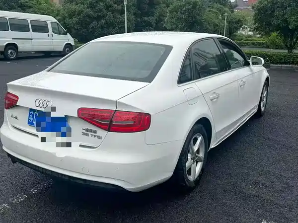 Audi A4L 2015