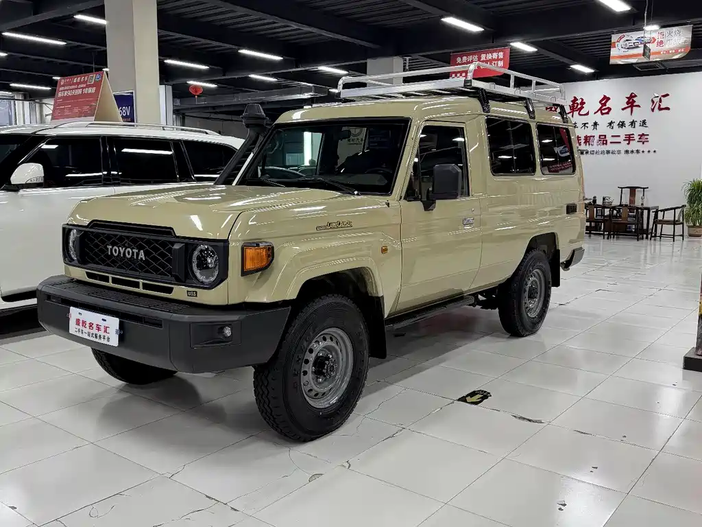Toyota Land Cruiser 2024 — фото 1