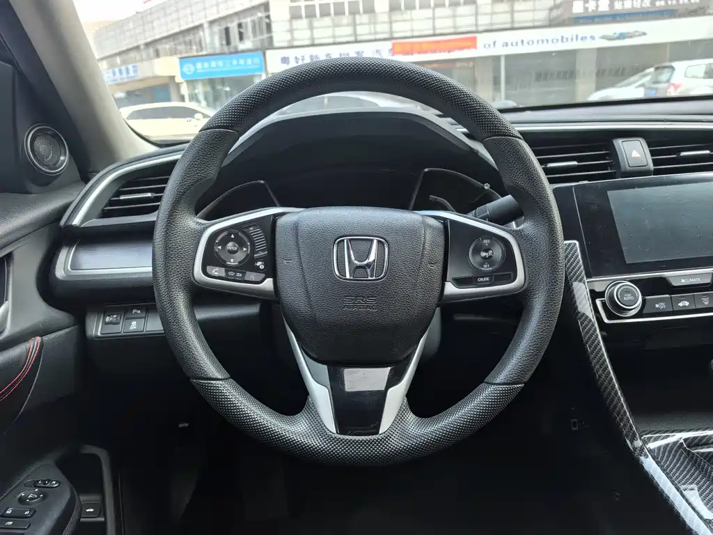 Honda Civic 2018 — фото 8
