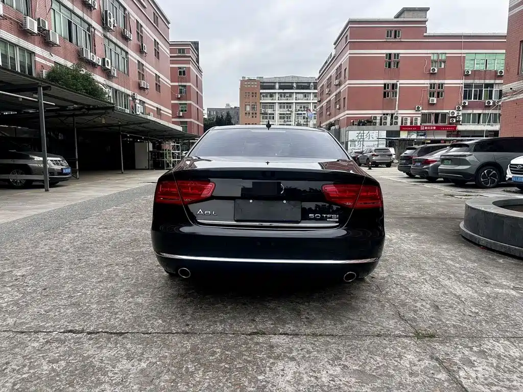 Audi A8 2012