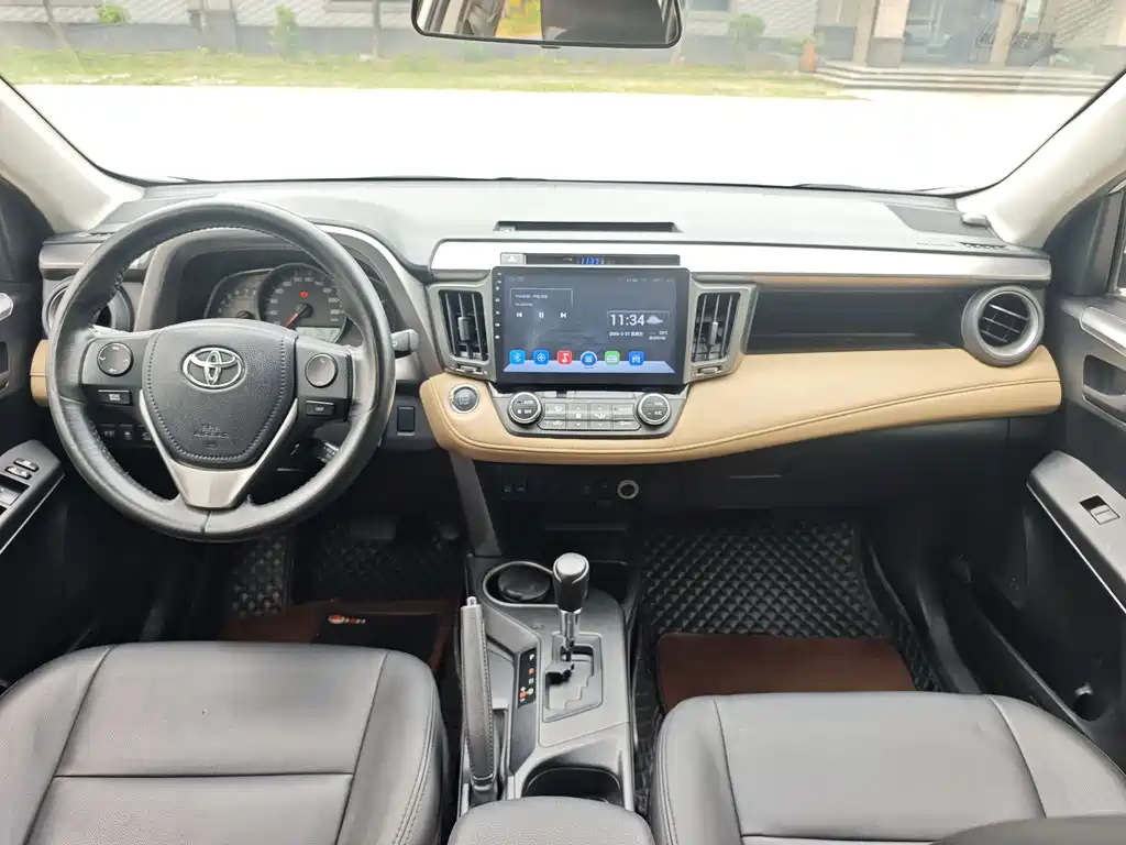 Toyota RAV4 2017 — фото 15