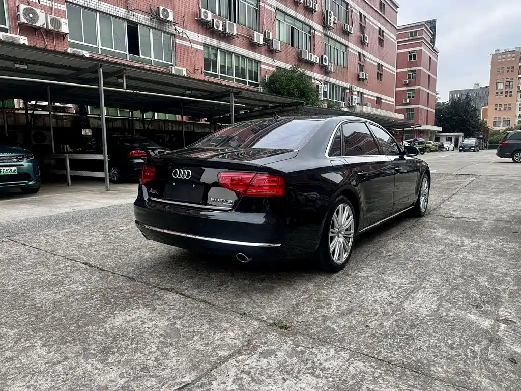 Audi A8 2012