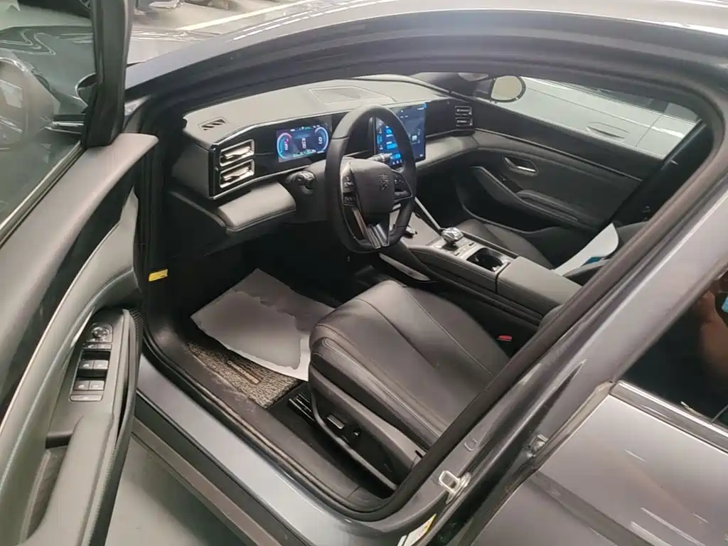 BYD Qin L 2025 — фото 15