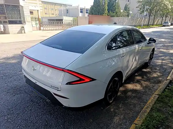 Wuling Starlight 2025