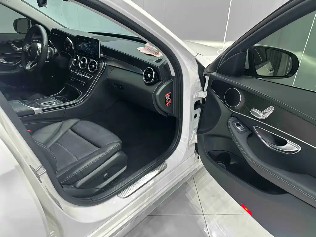 Mercedes-Benz C-Class 2021 — фото 18