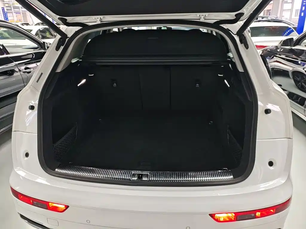 Audi Q5L 2019 — фото 19