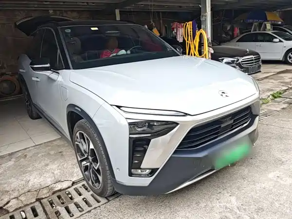 NIO ES8 2021