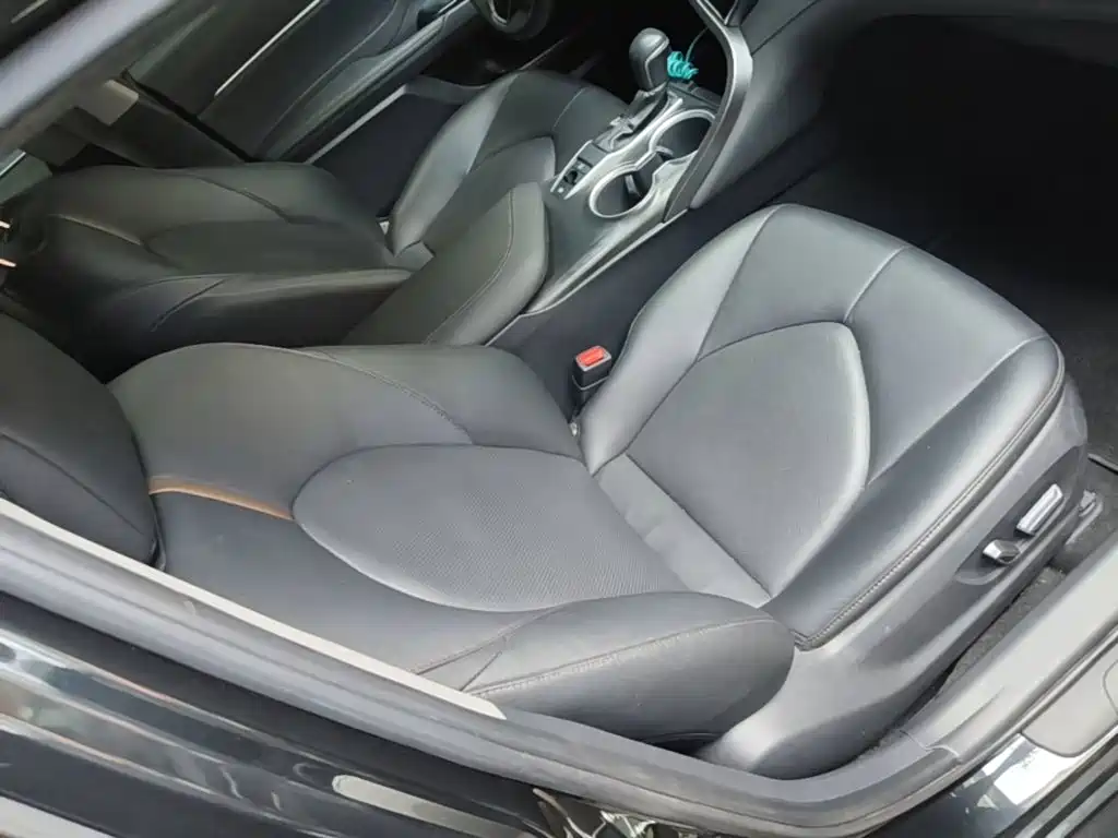 Toyota Camry 2023 — фото 25