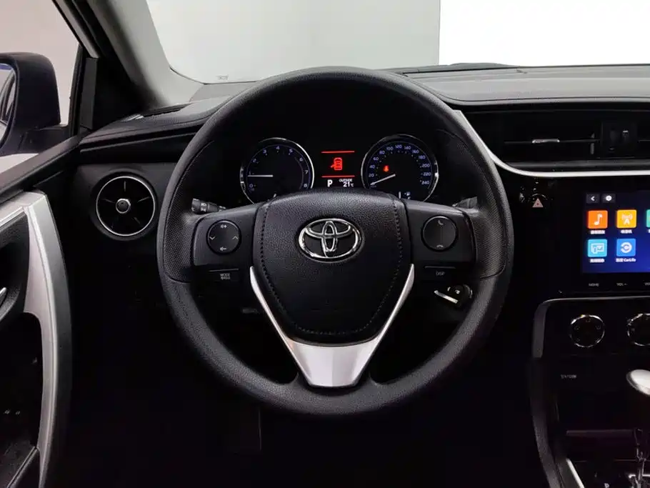 Toyota Corolla 2018 — фото 15