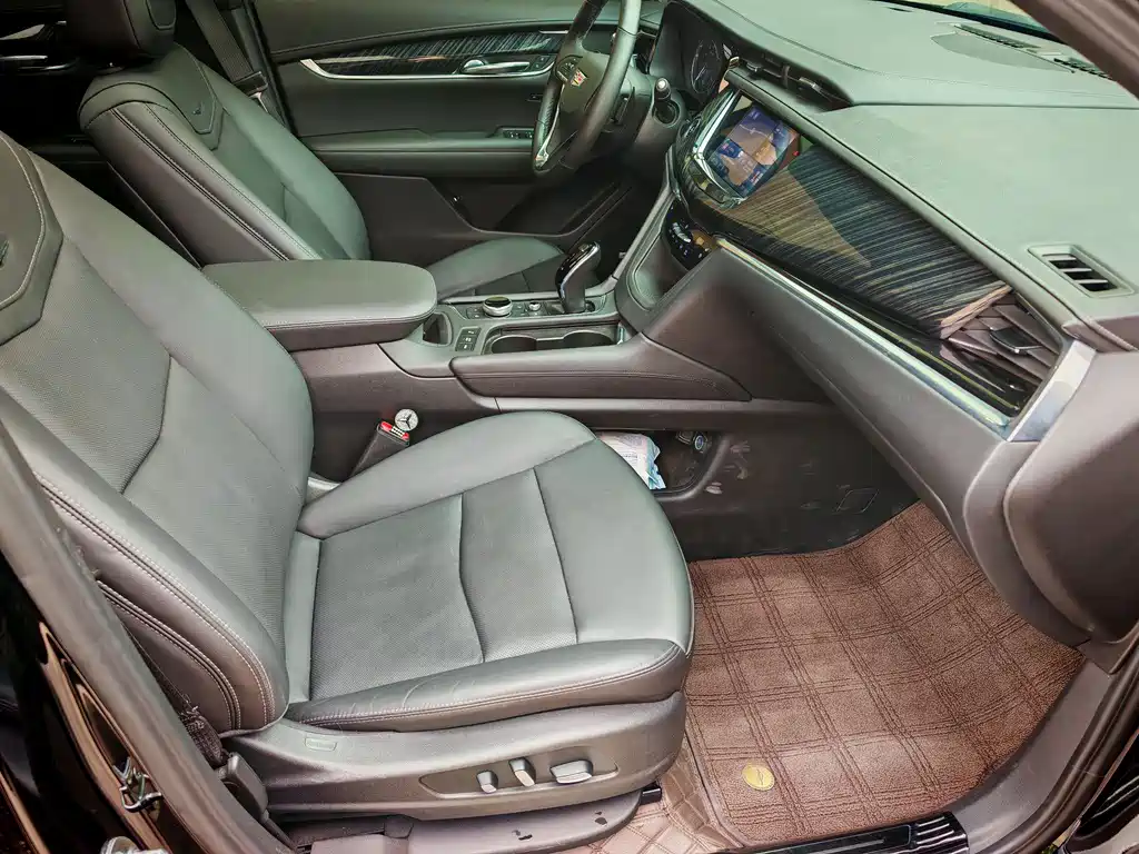 Cadillac XT6 2022 — фото 10