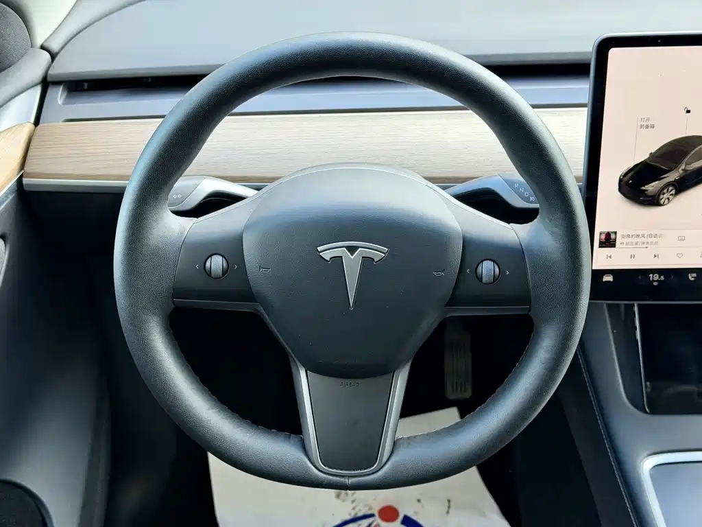 Tesla Model Y 2021 — фото 13