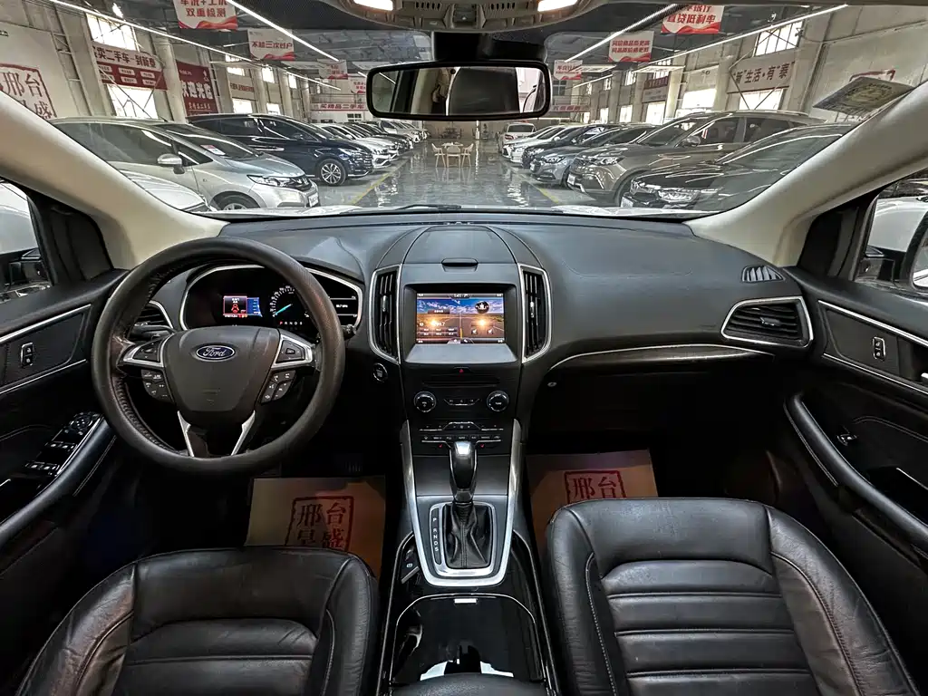 Ford Edge 2016 — фото 14