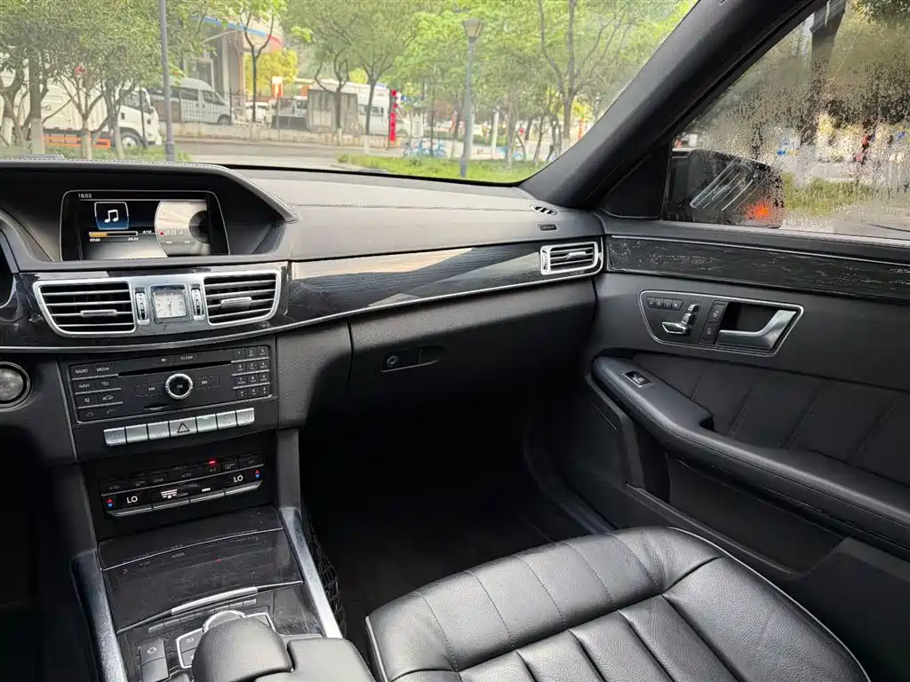 Mercedes-Benz E-Class 2015 — фото 9