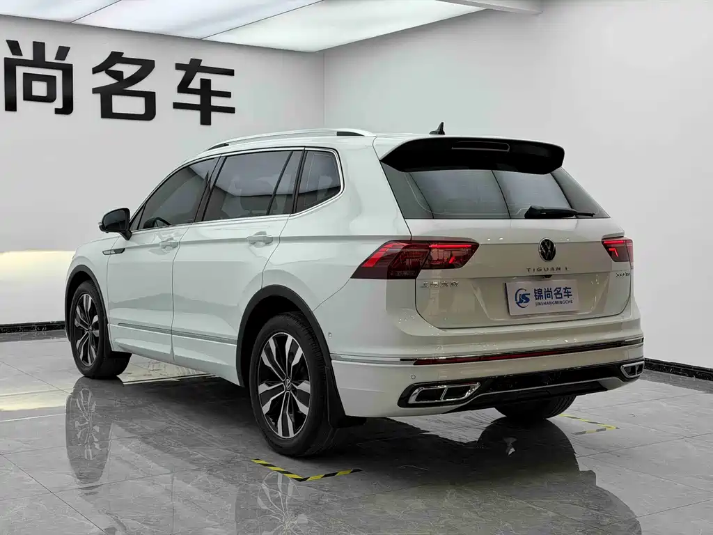 Volkswagen Tiguan L 2023 — фото 28