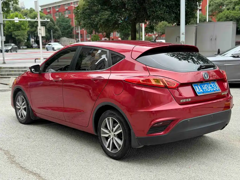 Changan Eado XT 2015 — фото 6