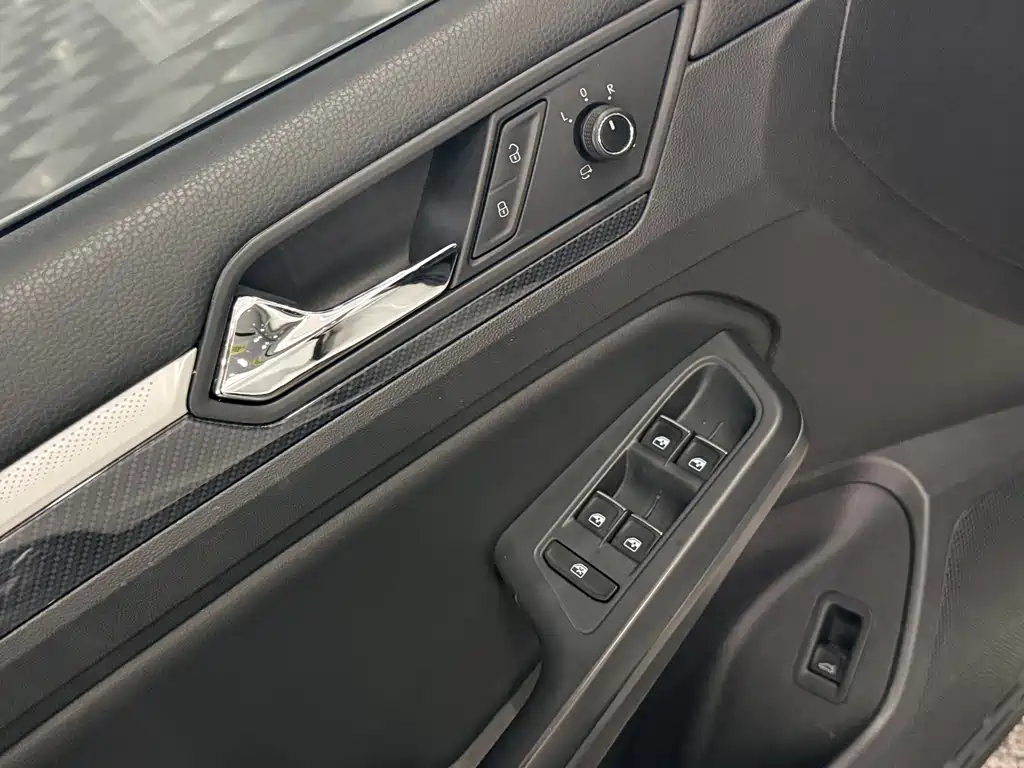 Volkswagen Lamando 2018 — фото 14