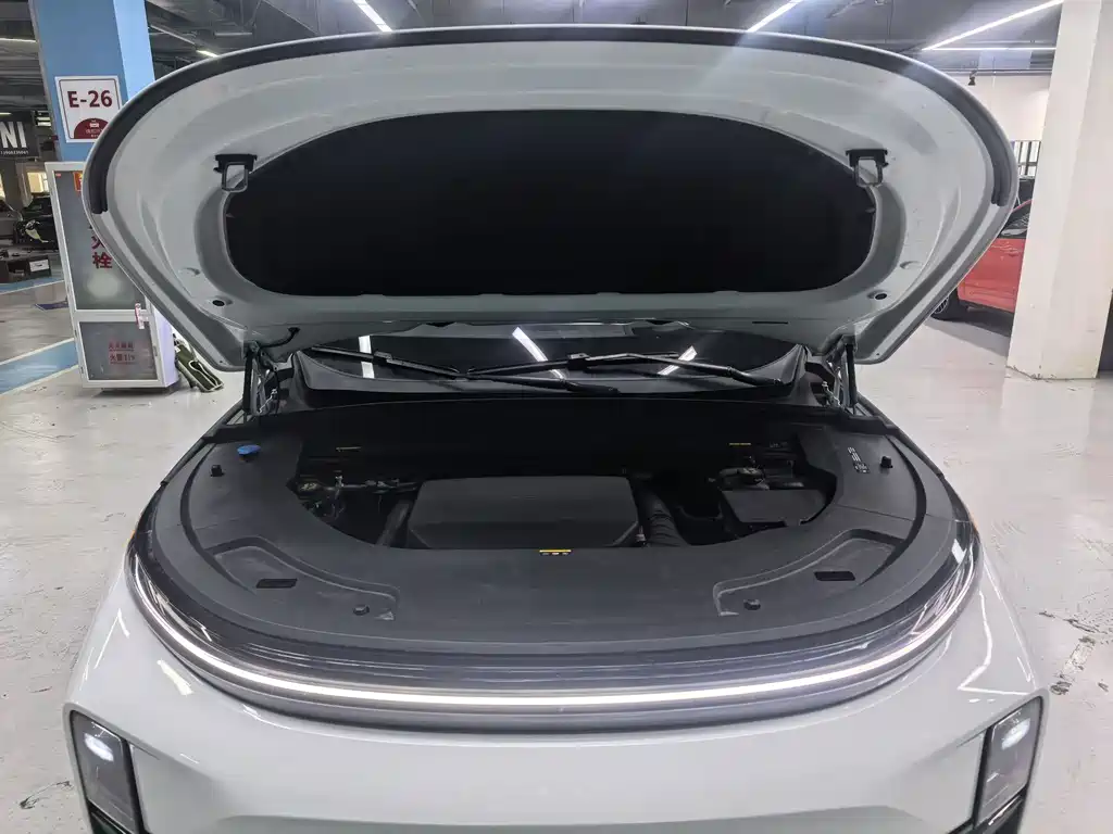 Li Auto Li L7 2025