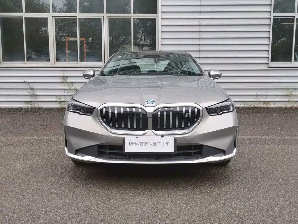 BMW i5 — фото 3