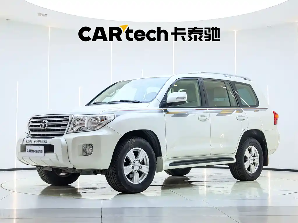 Toyota Land Cruiser 2015 — фото 1