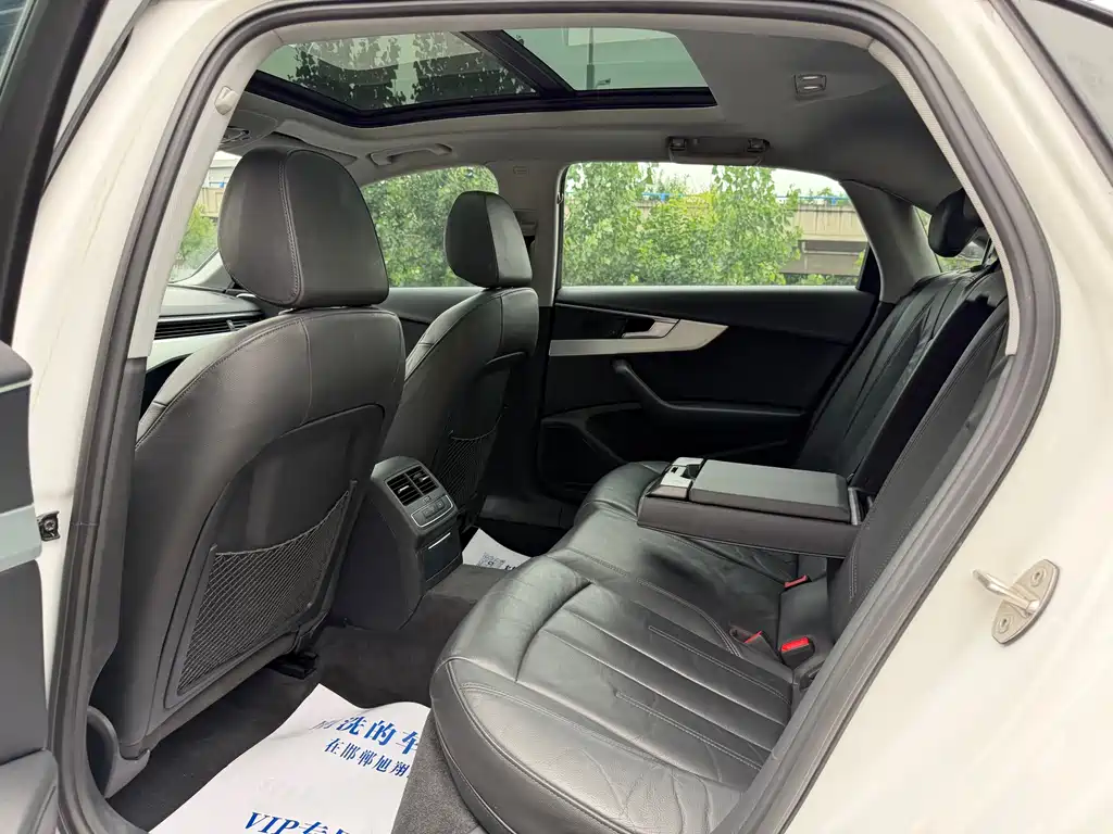 Audi A4L 2019