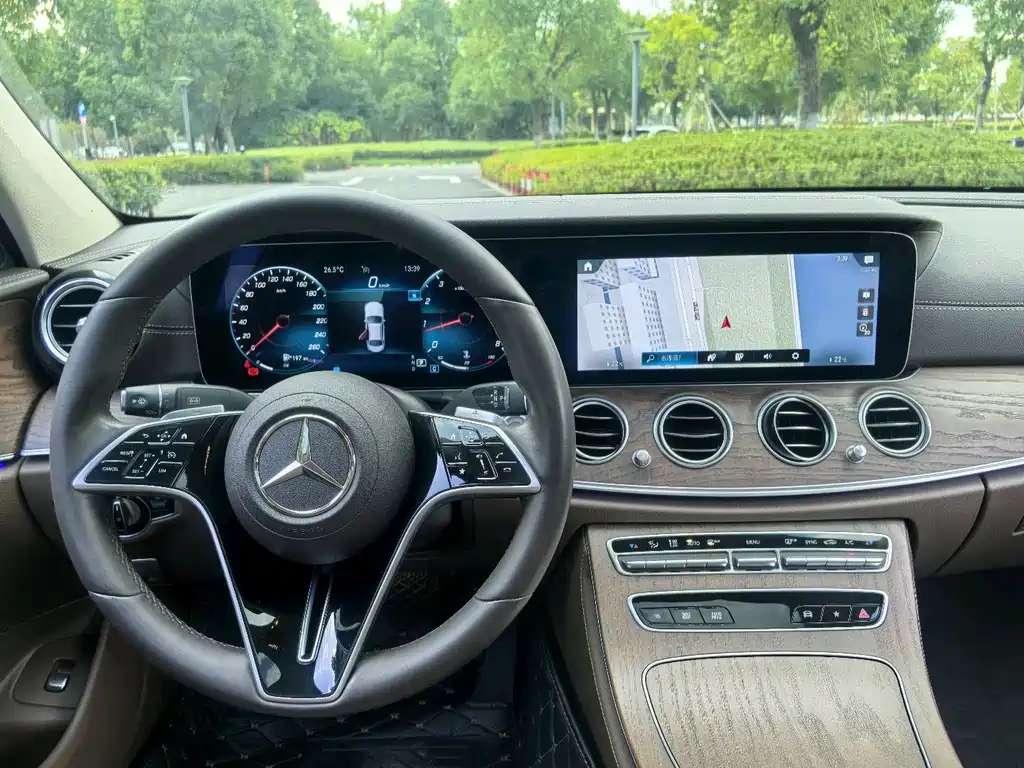 Mercedes-Benz E-Class 2022