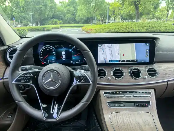 Mercedes-Benz E-Class 2022