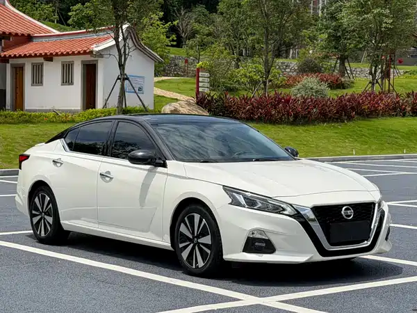 Nissan Teana 2022