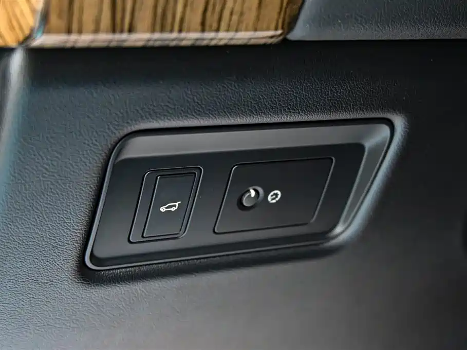 Land Rover Range Rover 2019 — фото 25