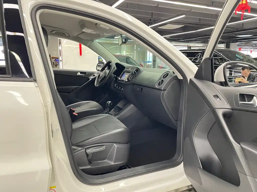Volkswagen Tiguan 2015 — фото 8